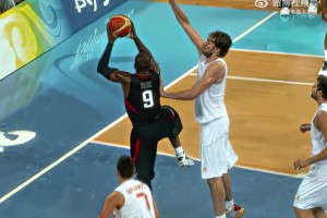 光頭限定版！閃電俠韋德08年奧運(yùn)會(huì)的名場(chǎng)面看一次爽一次