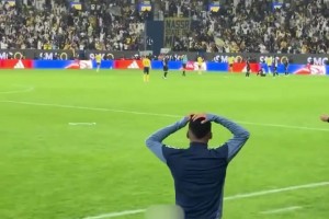 這是40歲的人能干出來的事？C羅復(fù)刻對尤文驚世倒勾驚呆隊友