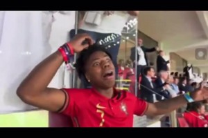 痛徹心扉！名場(chǎng)面：目睹葡萄牙世界杯出局，甲亢哥直接哭了起來！