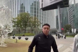 你的林皇！名場面：林加德挑戰(zhàn)韓國最高大廈停球！