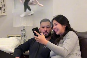 “源哥”這體型竟然要抱高高??，真是難為大哥了!!