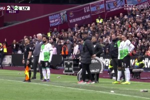 再次替補(bǔ)！薩拉赫上次英超替補(bǔ)是去年4月，當(dāng)時(shí)與克洛普發(fā)生爭(zhēng)執(zhí)