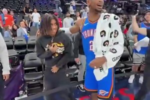 要不回雷霆躺一冠？此前交手，亞歷山大和保羅父子開心打招呼