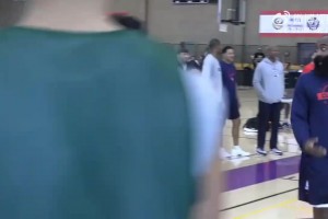 泰倫·盧訓練中怒噴保羅完整版視頻：保羅覺得快船訓練有問題，并通過哈登轉達給盧指導