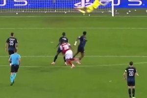 立棍單打這一塊！歐冠官方曬馬杜埃凱一條龍：年度最佳進(jìn)球？??